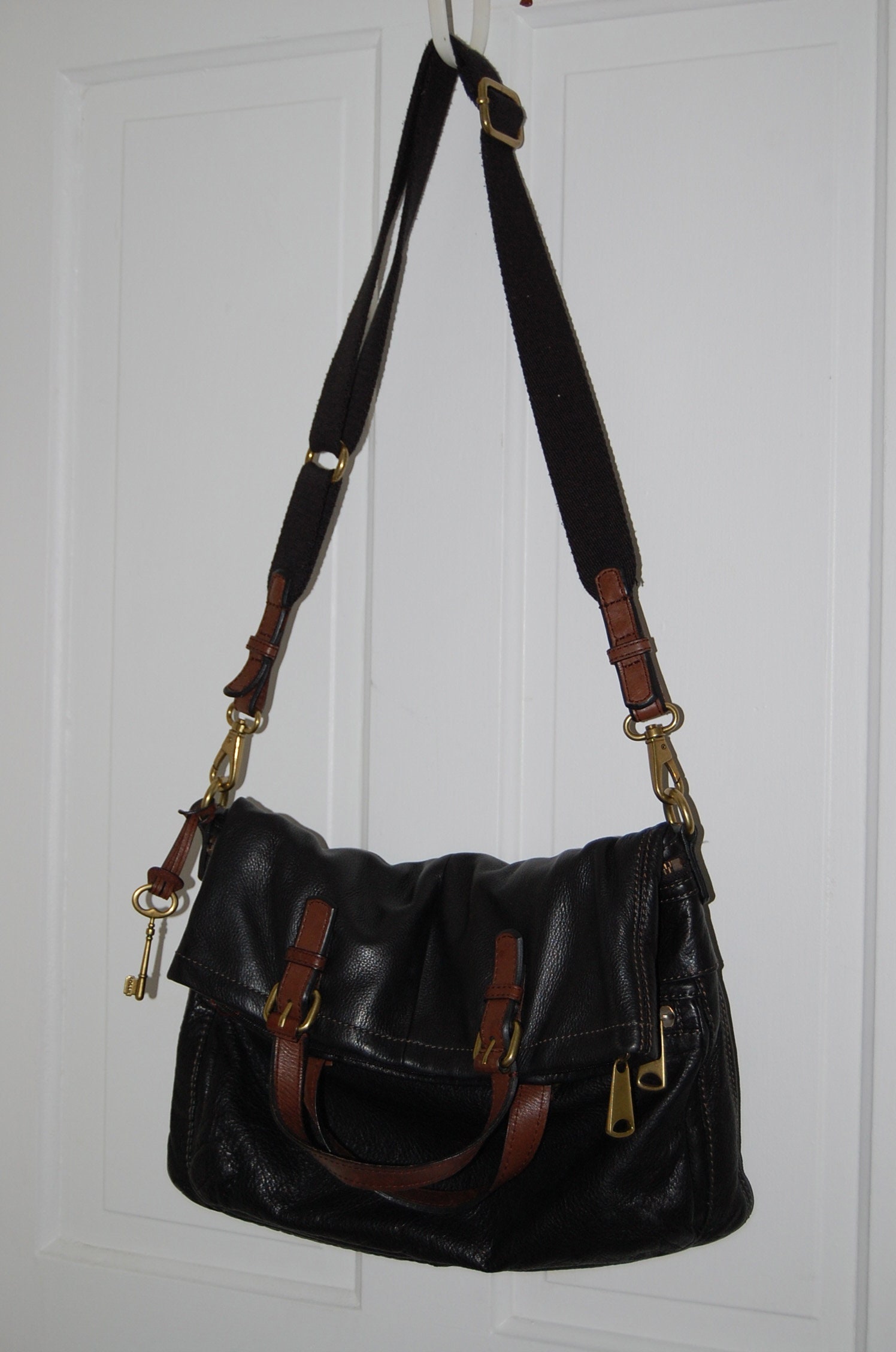 Pre-owned Michael Kors Black Leather Crossbody Bag (245 BRL