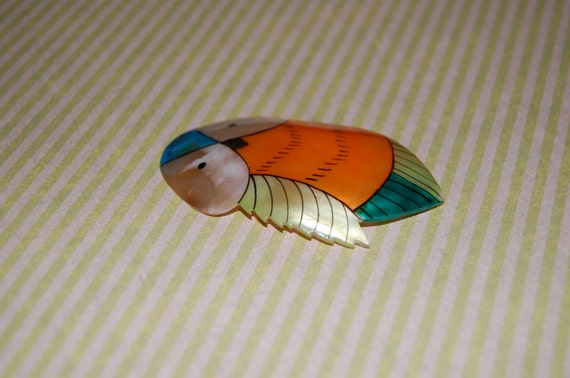 Amazing Owl Pin ~ Painted Carved Shell ~ Vintage … - image 3