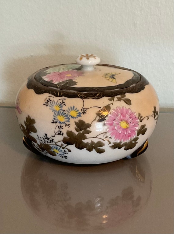 Asian Ceramic Porcelain Lidded Box / Floral Hand P