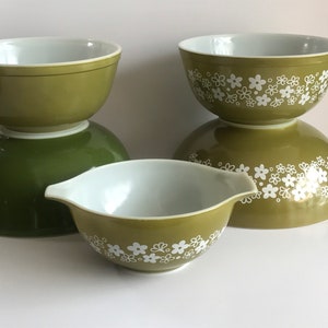 Complete your set, Vintage Spring Blossom & Avocado Green, Verde Pyrex Mixing Bowl, Cinderella, Retro Kitchen, 1970s sold individually image 1