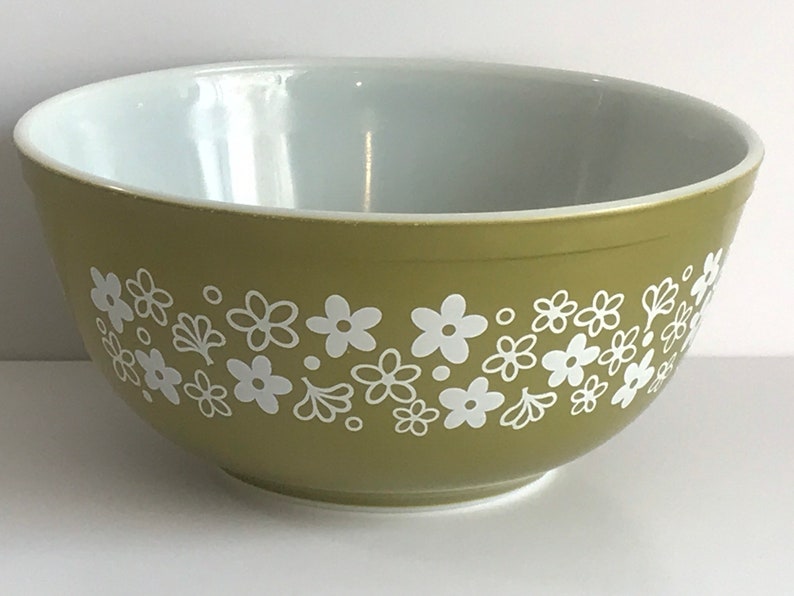 Complete your set, Vintage Spring Blossom & Avocado Green, Verde Pyrex Mixing Bowl, Cinderella, Retro Kitchen, 1970s sold individually #403 spring blossom