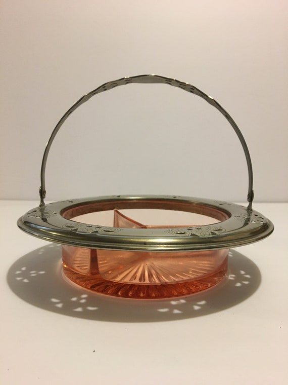 ピンクのディプレッショングラス、キャンディ皿、ディバイデッド