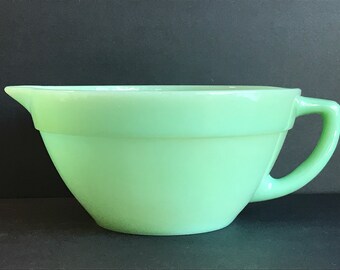 Rare Find Vintage 1940's, Jadeite Batter Bowl, Mixing Bowl With Spout and  Handle, Milk Glass mixing bowl