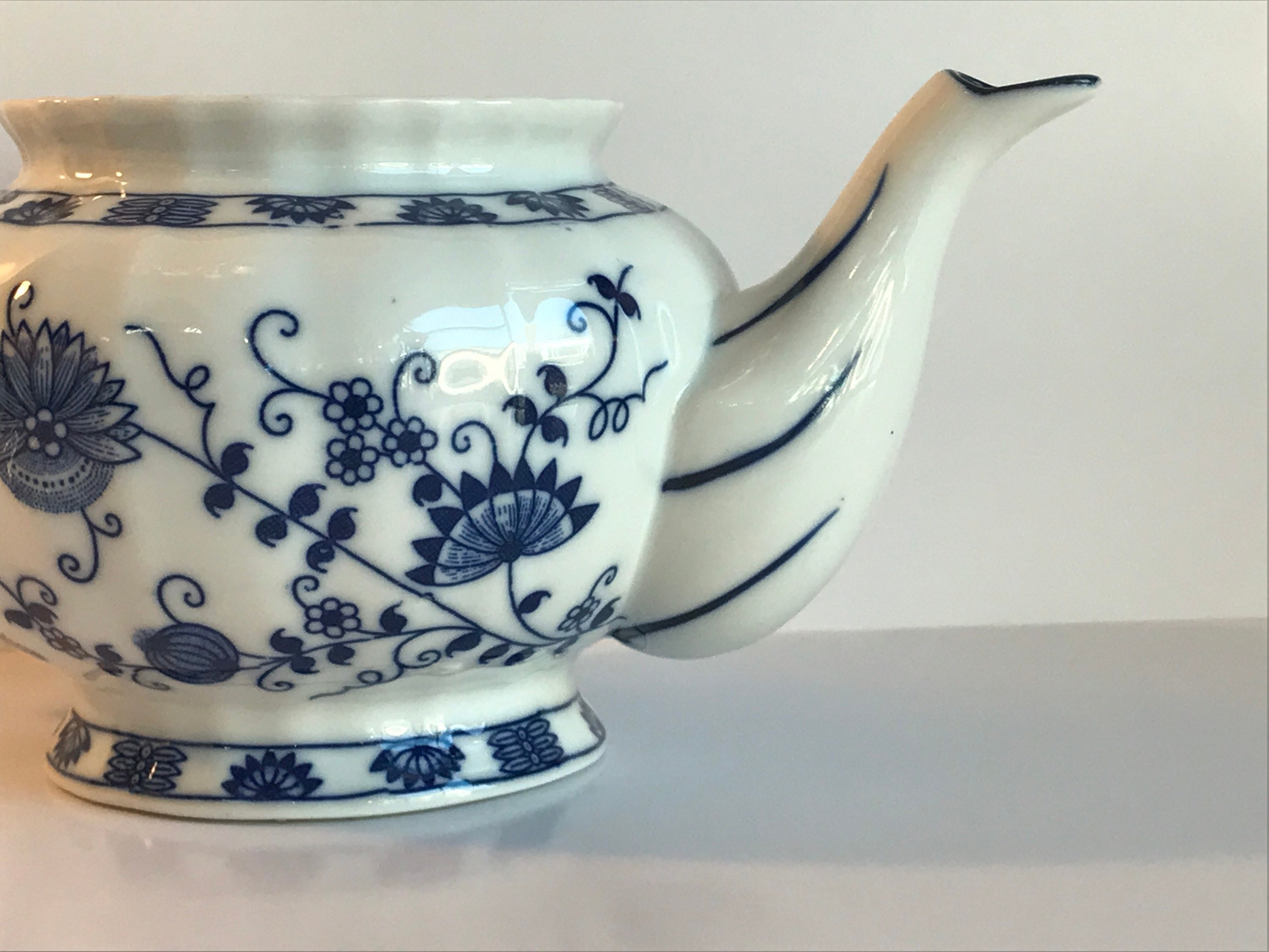 Vintage, Vienna Woods White and Blue, Teapot, No Lid, Blue Onion