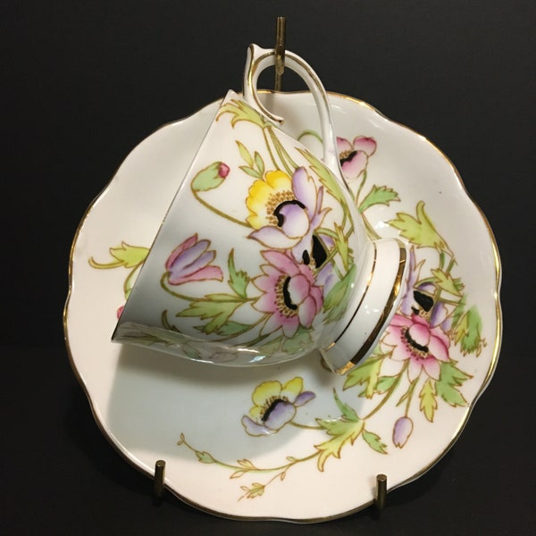 Vintage Royal Albert Gloria, Bone China, England, hand painted  tea cup&saucer ,Pastel rose, lilas,jaune 1950s