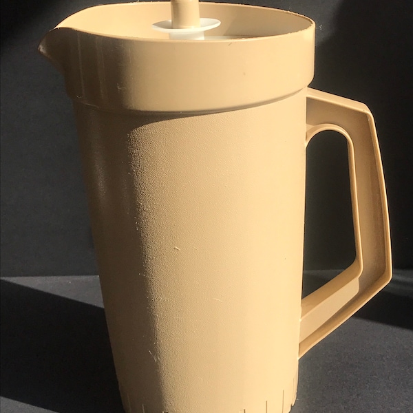 Vintage, Tupperware 2Qt, Beige Brauner Krug, Druckknopf, #800, Saft, Wasserkrug, Made in Canada