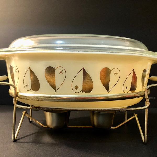 Vintage Werbe-Auflaufform Pyrex Goldene Herzen mit authentischem Deckel und zwei Kerzenbrenner-Kunststoffgriffen Stand 1950er Jahre