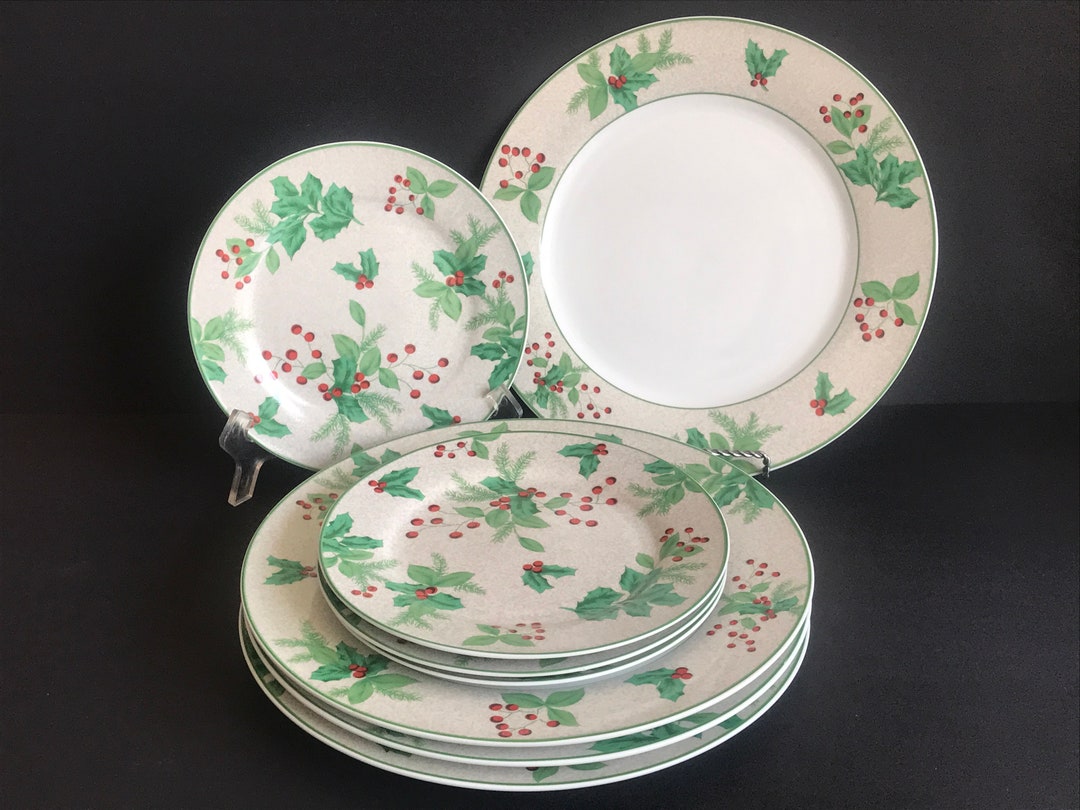 Vintage, Christmas Holiday Dinner Plate Set of 8, Dinner & Salad Plates