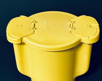 Vintage Yellow Tupperware Sugar Dispenser – Retro Table Sugar Shaker – 1970s/80s – Good Vintage Condition