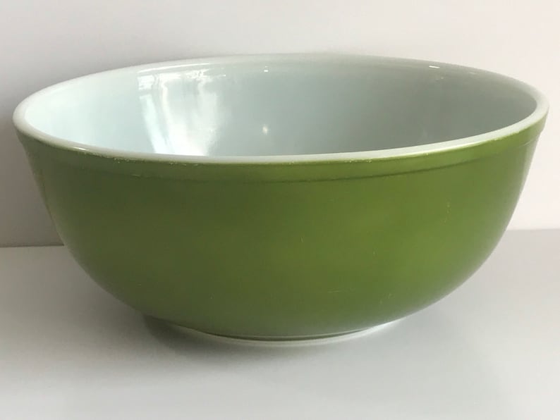 Complete your set, Vintage Spring Blossom & Avocado Green, Verde Pyrex Mixing Bowl, Cinderella, Retro Kitchen, 1970s sold individually #404 Avocado green