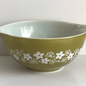 Complete your set, Vintage Spring Blossom & Avocado Green, Verde Pyrex Mixing Bowl, Cinderella, Retro Kitchen, 1970s sold individually #442 spring blossom