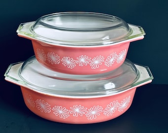 Vintage Pyrex Pink Daisy Auflaufset: 1.5 Qt & 2.5 Qt Cinderella Geschirr