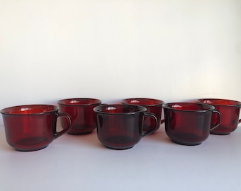 Set di 6 tazze vintage in vetro rosso rubino Arcoroc France.