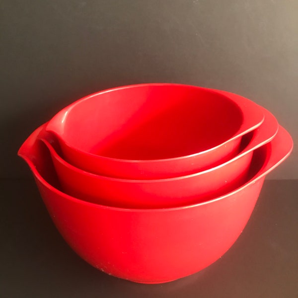 Vintage, Red Rosti Denmark , Set of 3 Melamine Nesting Mixing Bowls, Design Sigvard  Bernadotte Danish Modern