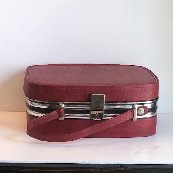 Vintage Cheney England Travel Hat Luggage , Red Train Case, Chrome