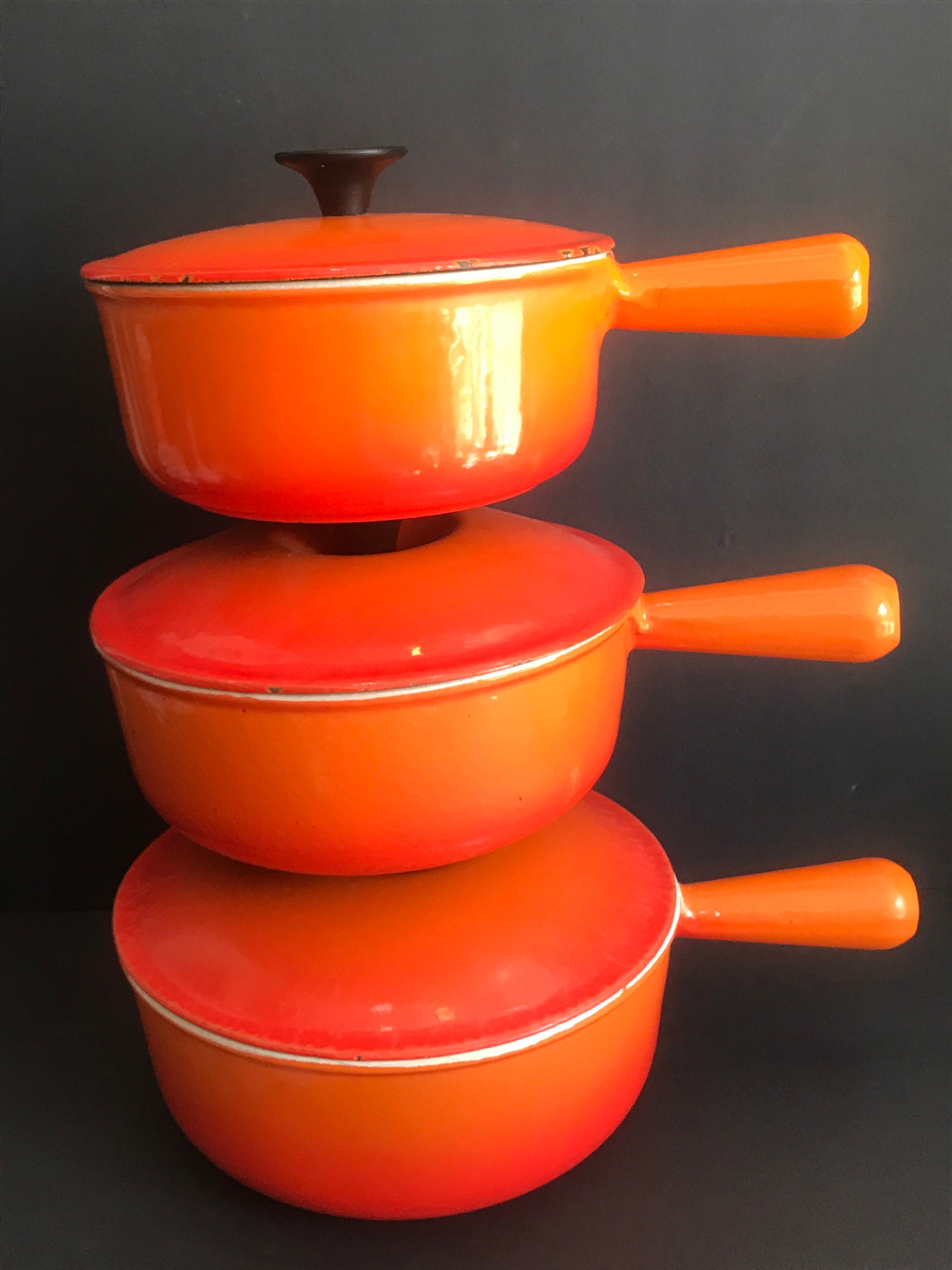 Le Creuset Saffron Sauce Pot Saucier 18 Medium Lidded Pot 2 QT Wood Handle Pour  Spout Vintage French Cookware Discontinued Color Enamelware 