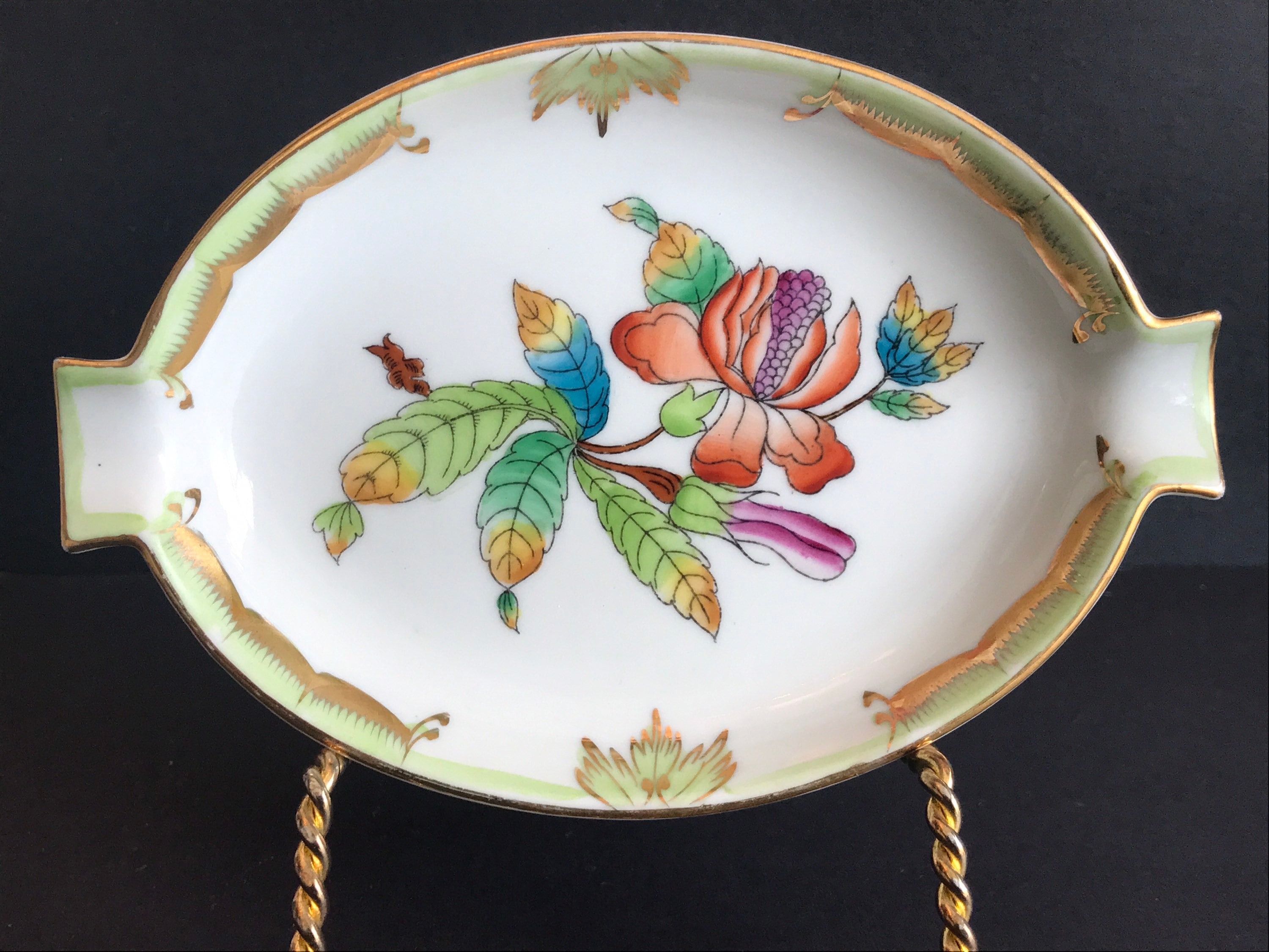 ヘレンド ヴィクトリア・ブーケ タバコ入&灰皿(？) 2点セット美品アンティーク ヘレンド ヴィクトリア・ブーケ タバコ入&灰皿(？) 2点セット美品