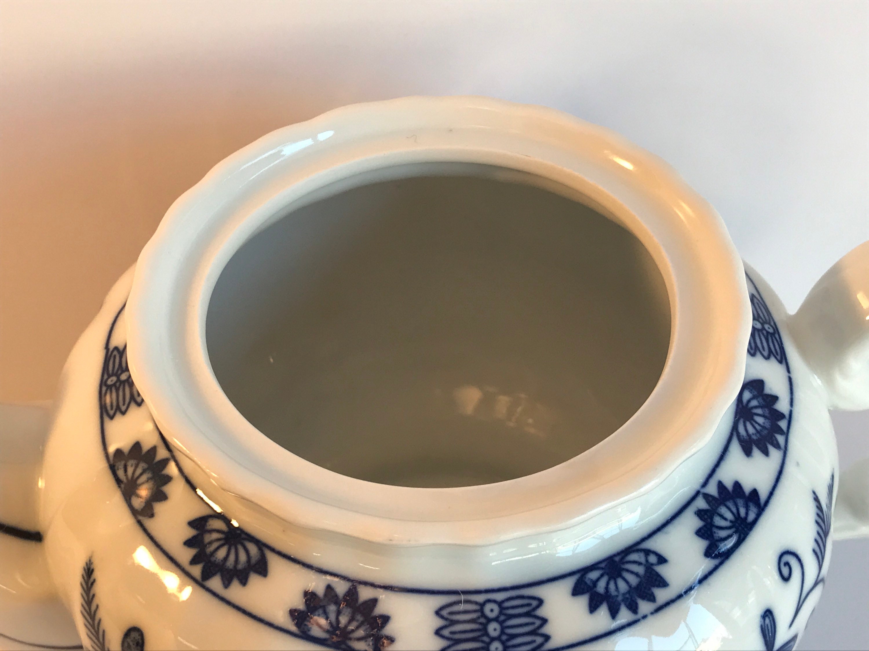 Vintage, Vienna Woods White and Blue, Teapot, No Lid, Blue Onion