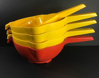 Pot Tupperware Vintage Jaune Pour Cornichons Ou Condiments - Couvercle Hermétique, Occasion