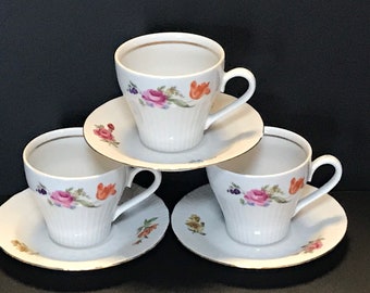 Vintage, JLMENAU VON  HENNEBERG Porzellan, German Democratic Republic , set of 3 demitasse, Pink Floral, 1960’s