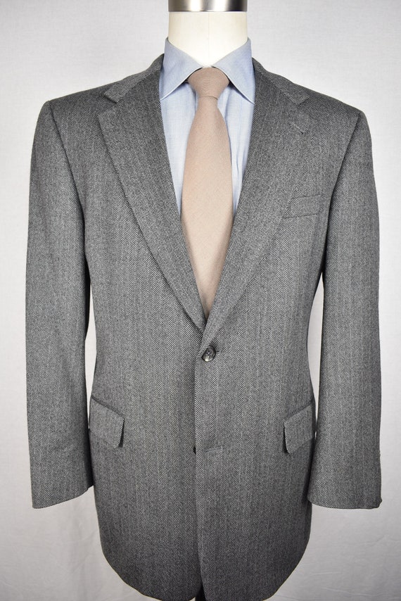 Hart Schaffner Marx Gray Herringbone Worsted Wool Two Button