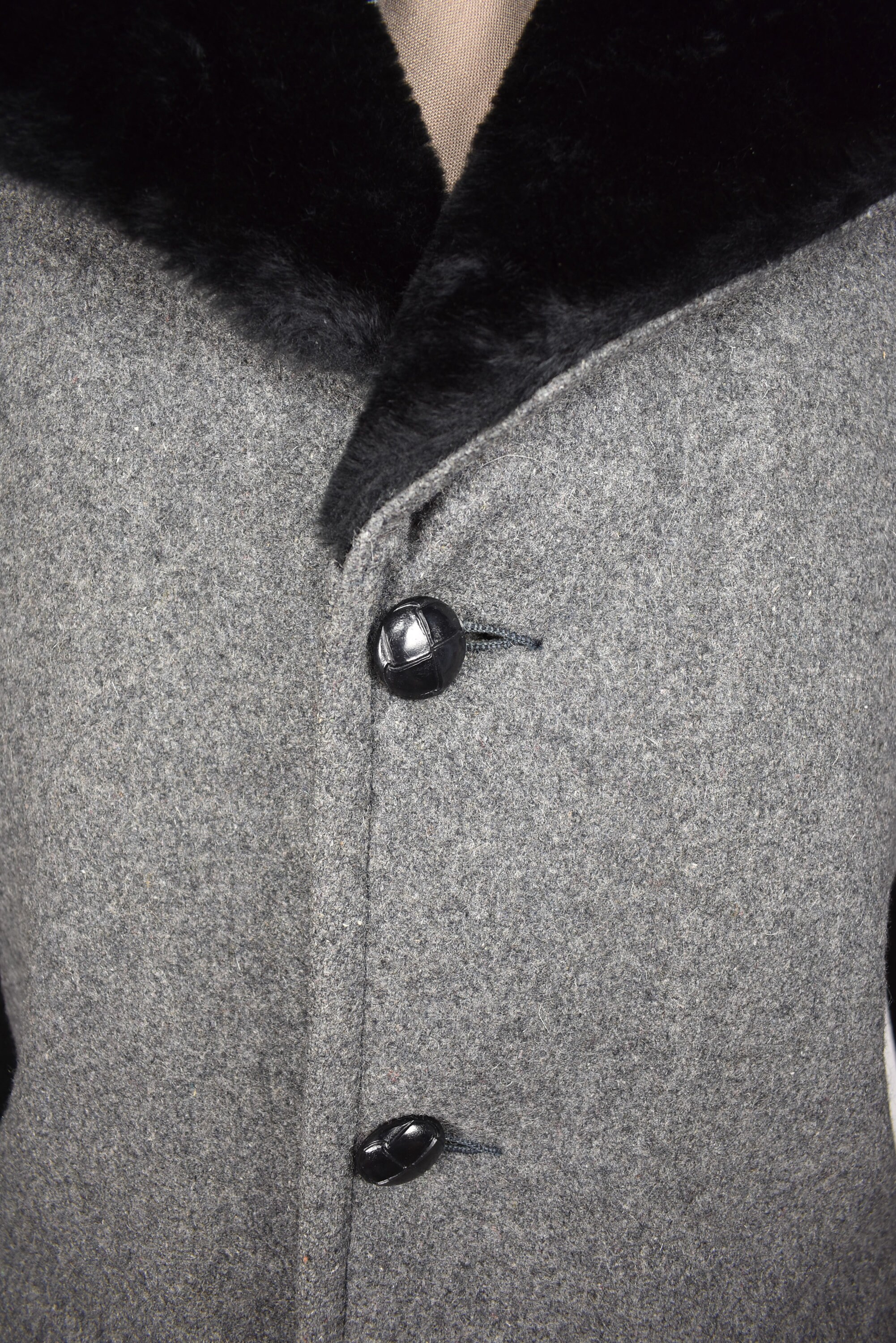 Size: 42 1970-80's Field Stream Solid Light Gray Wool Three Button