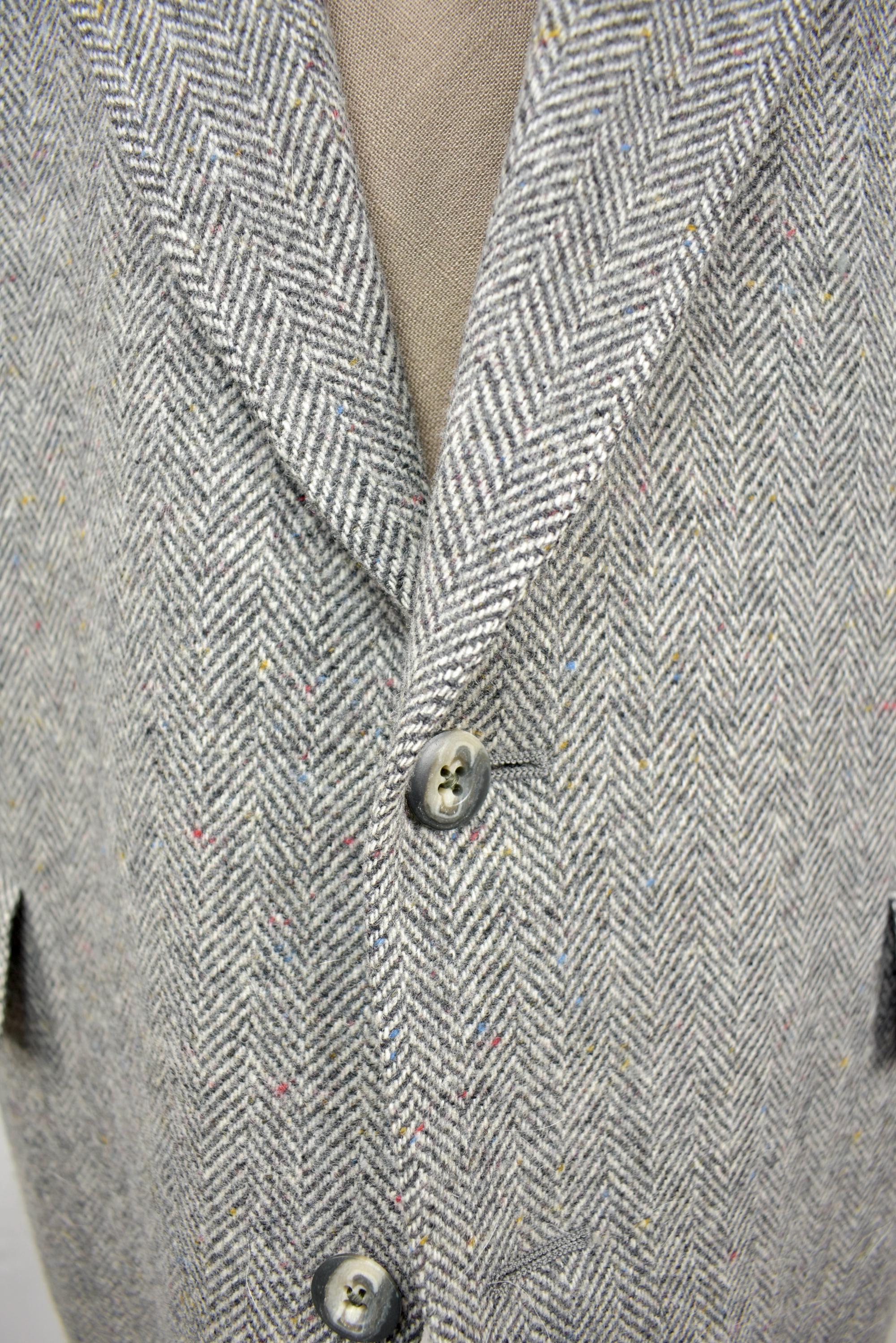 Size: 46R 1976-1994 Hart Schaffner Marx Gray Herringbone 100% Wool