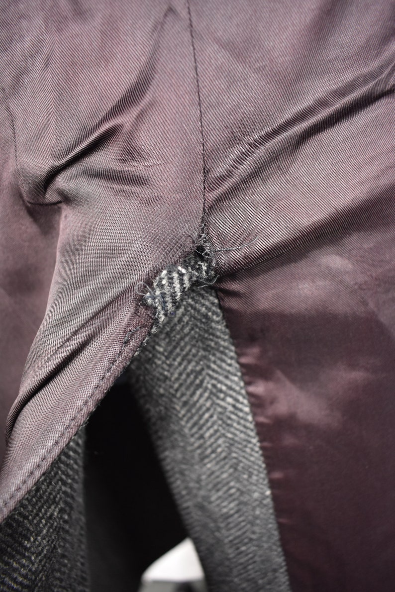 Foreman /& Clark Dark Gray Herringbone Three Button Overcoat Size 42S