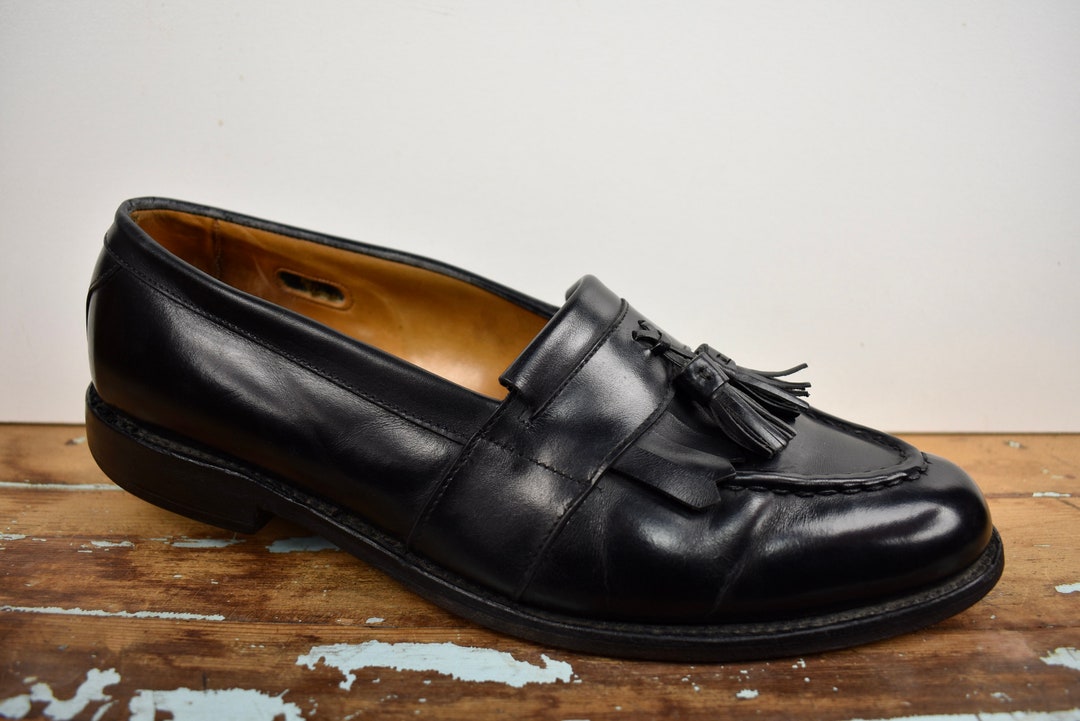 Allen Edmonds Black Newport Tassle Slip On Loafers Shoes  Mens Size 10 Allen Edmonds Newport Loafers Black Leather Tassel Apron Toe  main image 4
