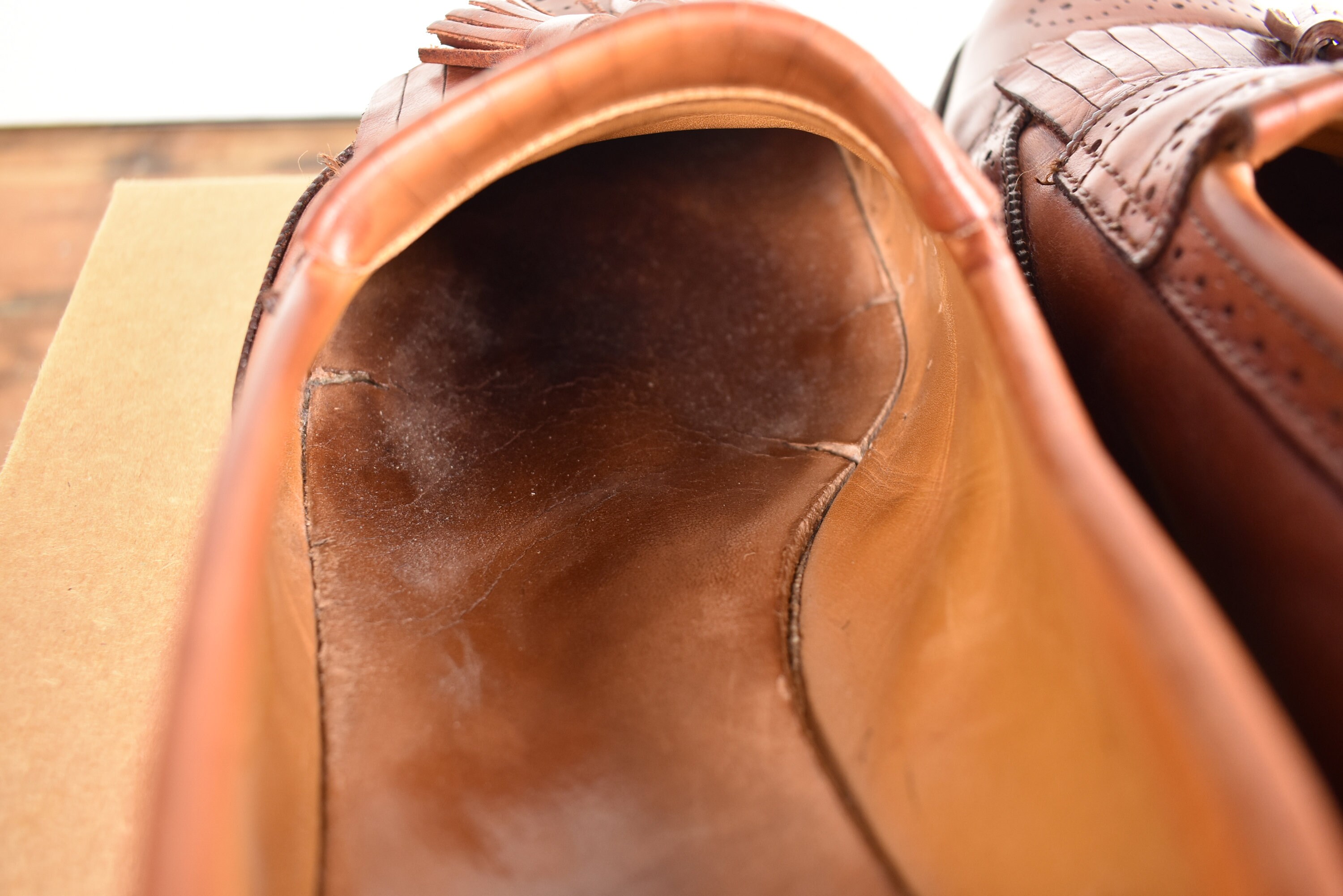 Allen Edmonds Bridgeton Chili Tassle Loafer With Kiltie & Brogue 10 1/2 Allen Edmonds Bridgeton Chili Tassel Loafer W/ Brogue  main image 2