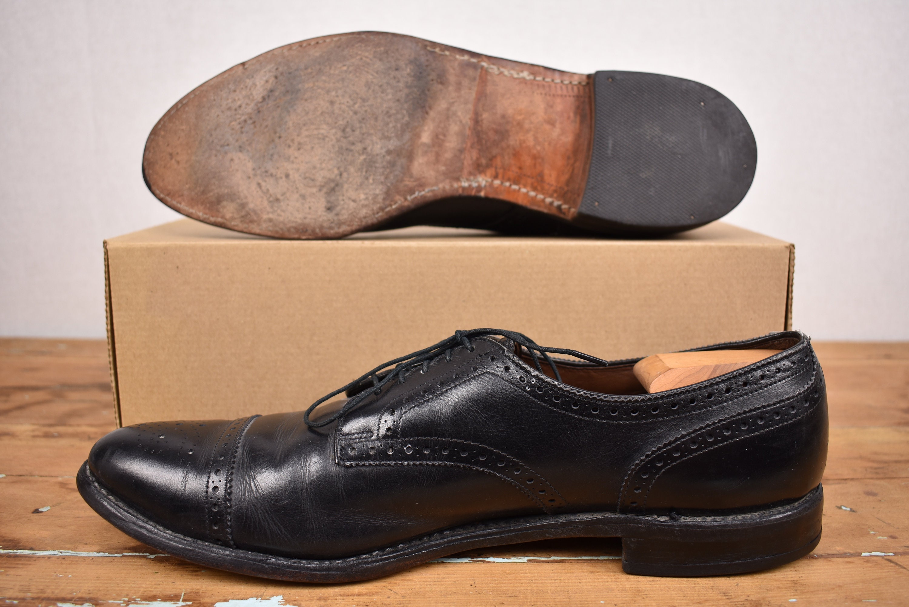 Allen Edmonds Sanford Black Brogued Cap Toe Lace up Blucher