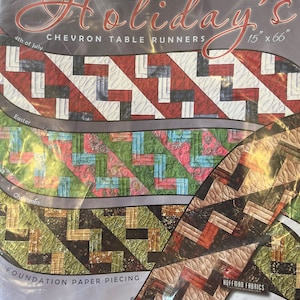 Judy Niemeyer Holidays Chevron table runner, Foundation paper piecing quilt pattern by Quiltworx.