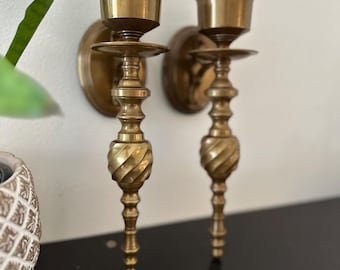 Paar Mid-Century gedrehte Messing Kerzenhalter Wandleuchter