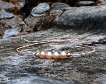 Dainty Pearl Bracelet