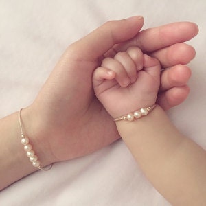 Mother Daughter Mermaid Pearl Bracelet Set