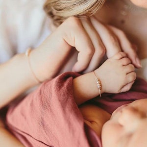 Mother Daughter Mermaid Pearl Bracelet Set image 5