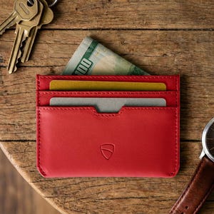 Tarjetero minimalista de piel con bloqueo RFID - Moorgate (rojo carmesí)