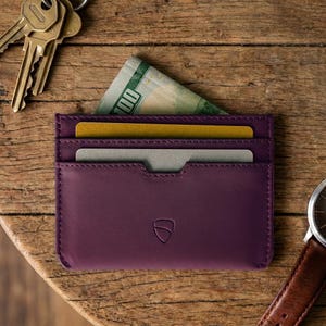 Tarjetero minimalista de piel con bloqueo RFID - Moorgate (Blackberry)