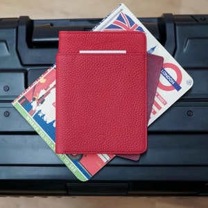 Porta passaporte, carteira de viagem com bloqueio RFID. Capa de couro para cartão - Vaultskin KENSINGTON