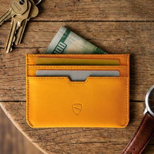 Tarjetero minimalista de piel con bloqueo RFID - Moorgate (amarillo dorado)