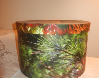 Vintage Hat Box, Green Pine Print, Removeable Lid