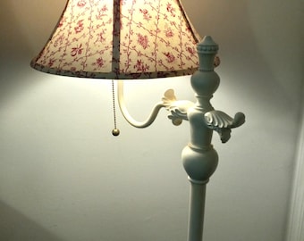 Vtg White Cast Iron Floor Lamp with Pink Print Lined Spider Shade, Pull Chain Switch,47" Tall,