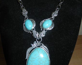 Vintage Costume Jewelry  - Turquoise Silver Necklace
