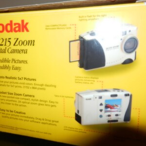 KODAK DC215 Zoom Digital Camera image 2