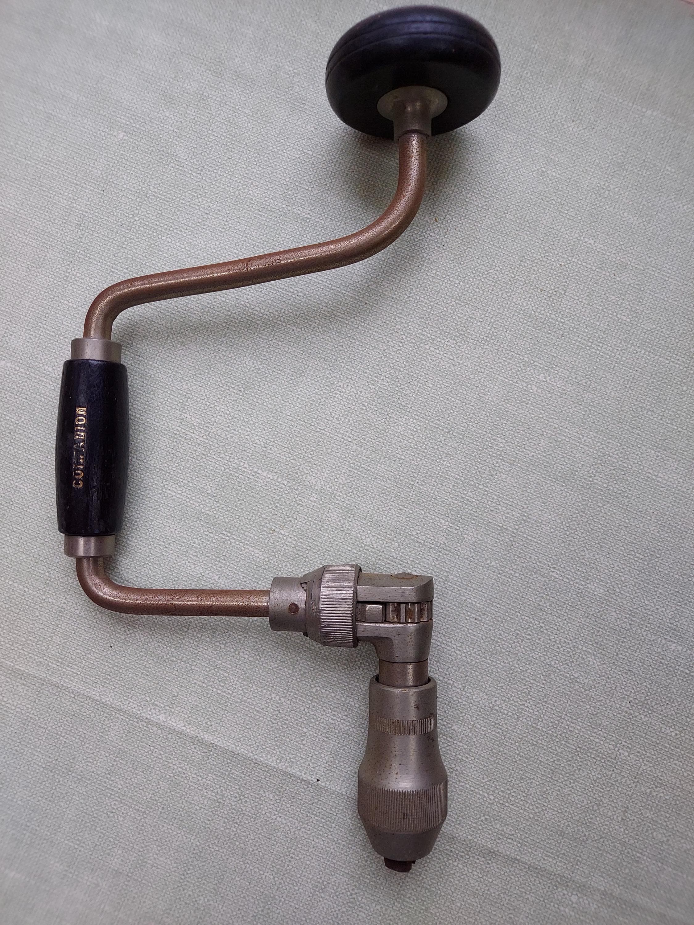 OUTILS ANCIENS, BELLE petite preçeuse à manivelle... EUR 20,00