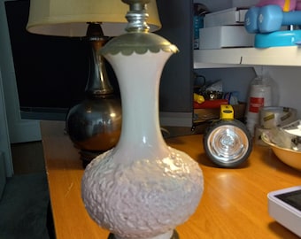Vtg Pink with White Relief Ceramic Table Lamp, Brass Base and Top