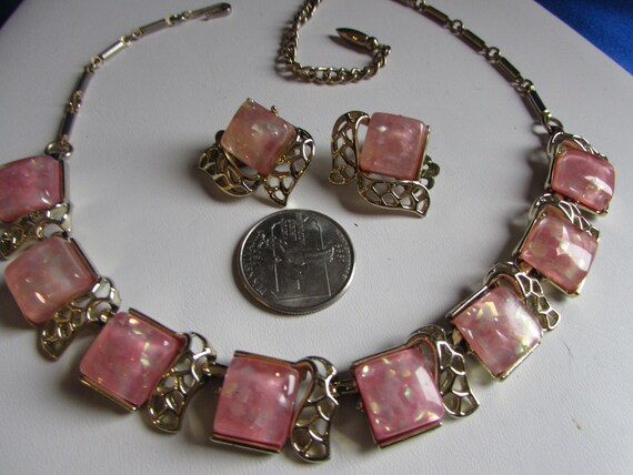 VINTAGE CORO Necklace and Earrings Pink Lucite wi… - image 3