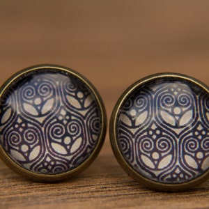 Brown Floral Medieval Design Stud Earrings image 1