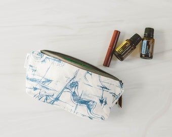 Nautical Essential Oil-Resistant travel bag