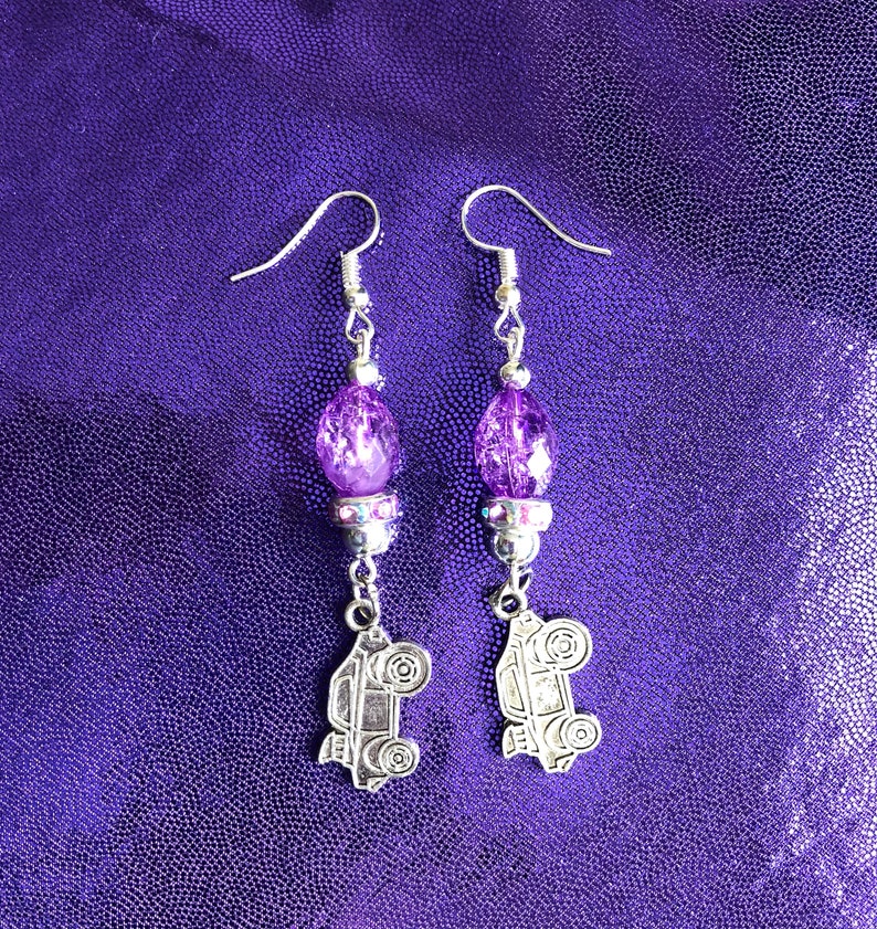 Drag Racing Hot Rod Car Beaded Purple Dangling Charm Earrings 2 34\u201dLong New